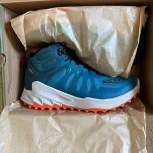 Keen Zionic Mid Waterproof Hiking Shoes